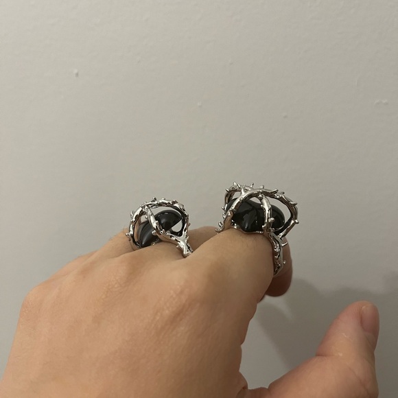 Black Heart Ring - Picture 10 of 10